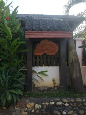 Lattanavongsa guesthouse, Bungalows and restaurants